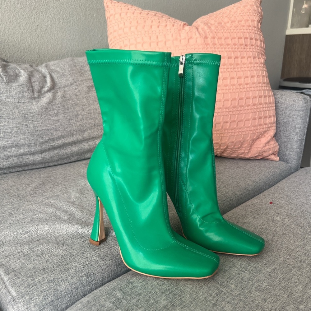 Kelly Green Boots (Open to offers)